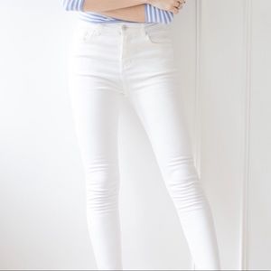 White skinny jeans